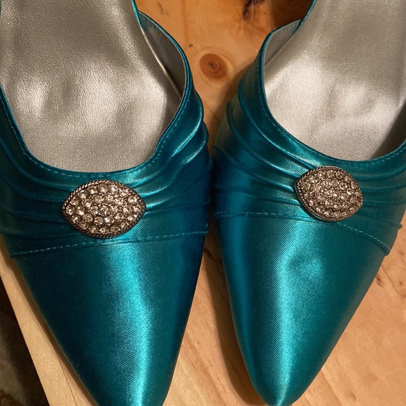 Dyeables Teal Women’s Heels - Picture 6 of 6